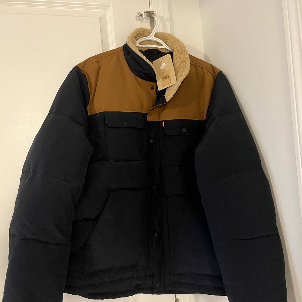 Levi's Men's Black and Tan Puffer Jacket